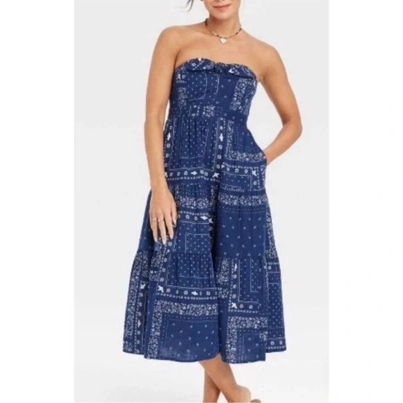 Universal Threads Strapless Smocked Bandeau Dress - Picture 1 of 4